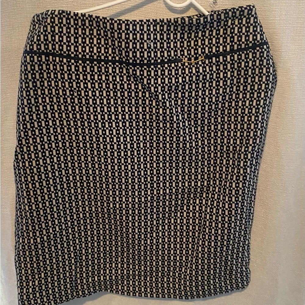 Black and white wood skirt